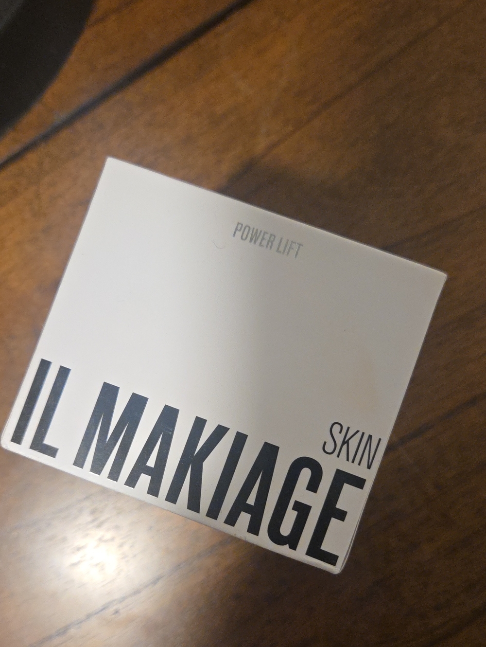 IL MAKIAGE Skin Power Lift Cushion - White Packaging